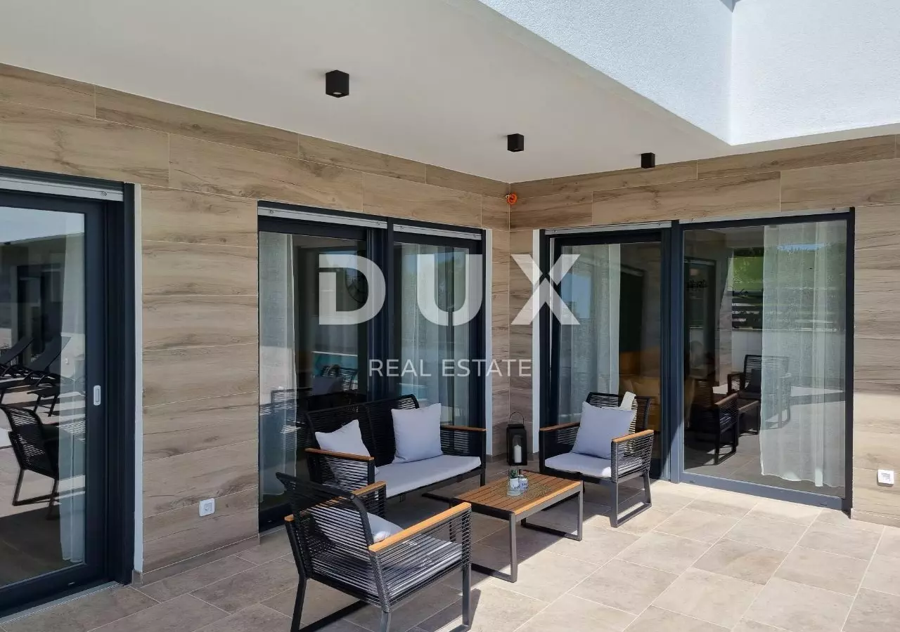 3-bedroom Villa In Svetvinčenat, Croatia (220 M²)