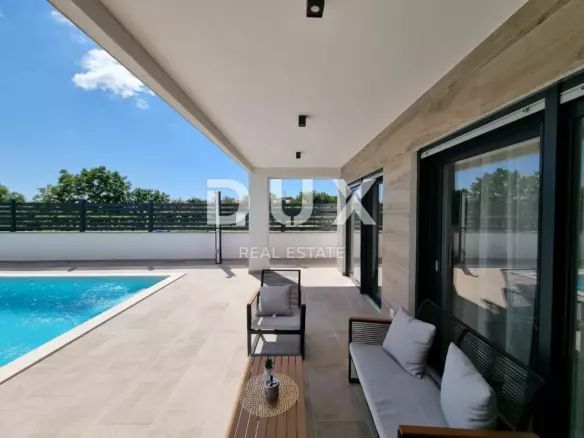 3-bedroom Villa In Svetvinčenat, Croatia (220 M²)