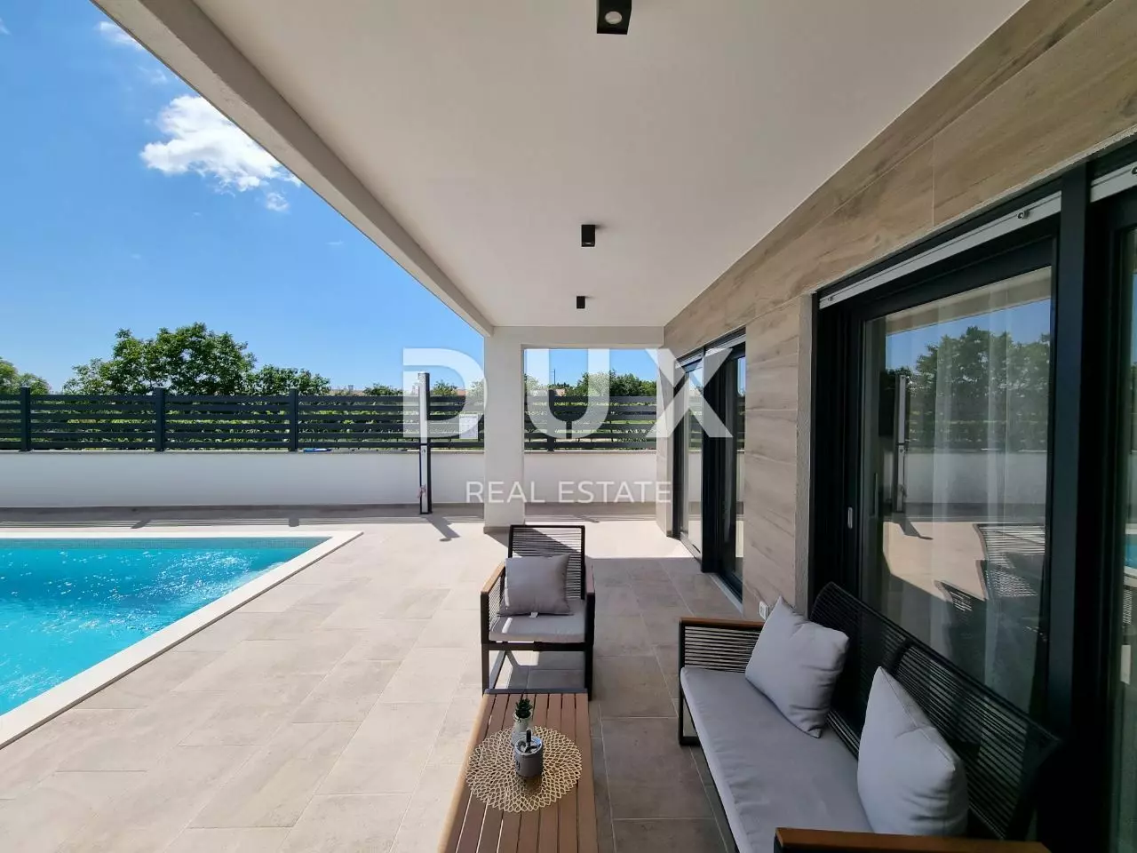 3-bedroom Villa In Svetvinčenat, Croatia (220 M²)