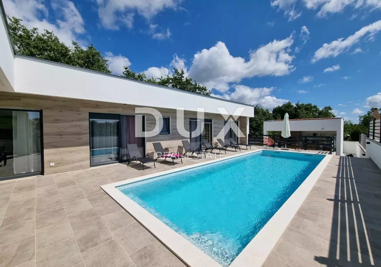 3-bedroom Villa In Svetvinčenat, Croatia (220 M²)