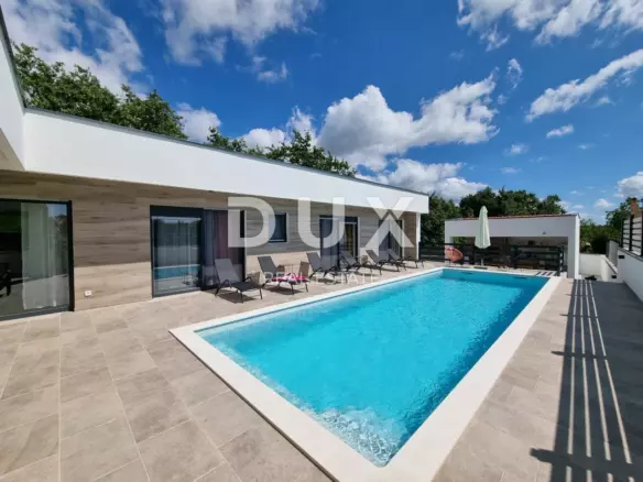 3-bedroom Villa In Svetvinčenat, Croatia (220 M²)
