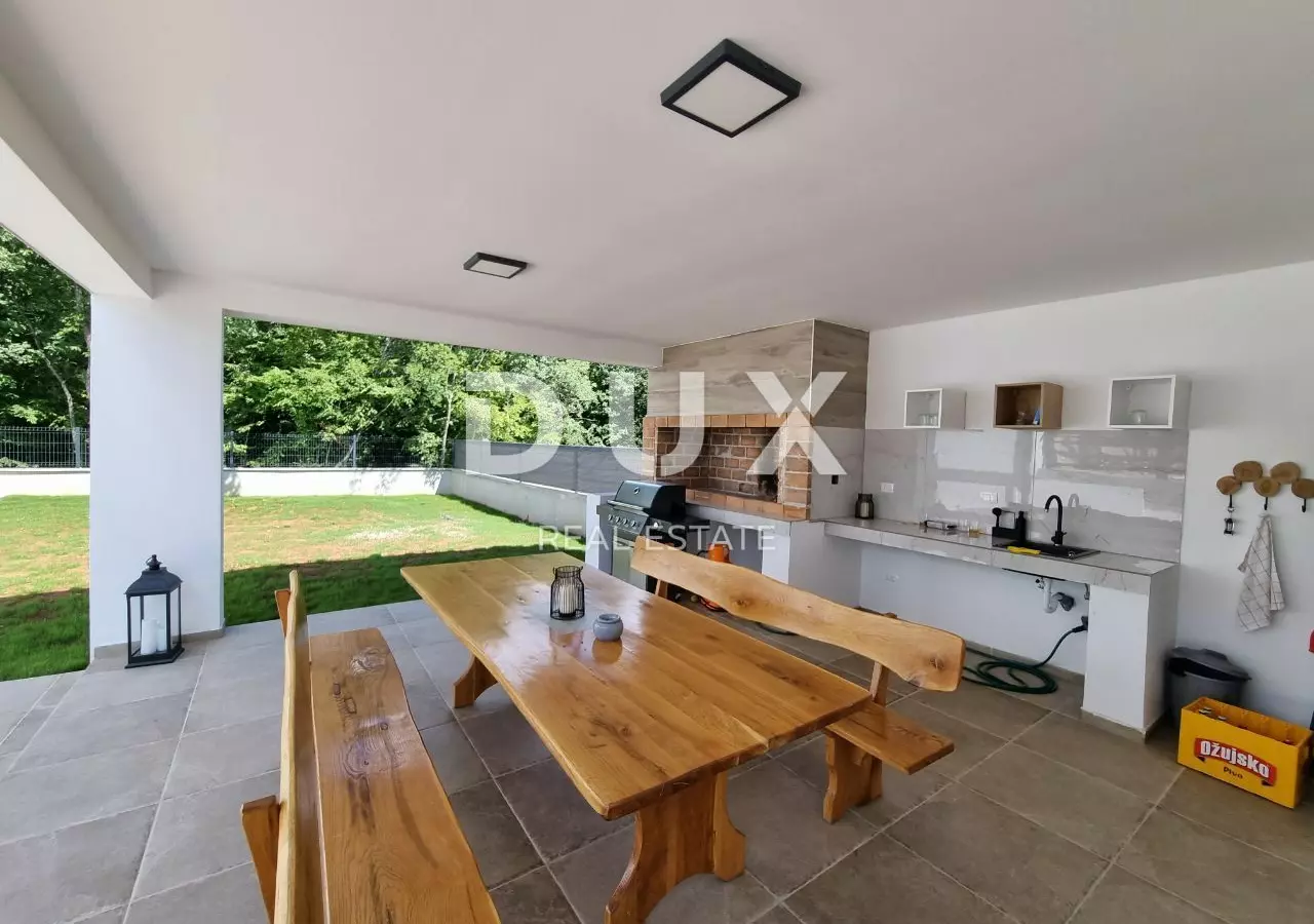 3-bedroom Villa In Svetvinčenat, Croatia (220 M²)