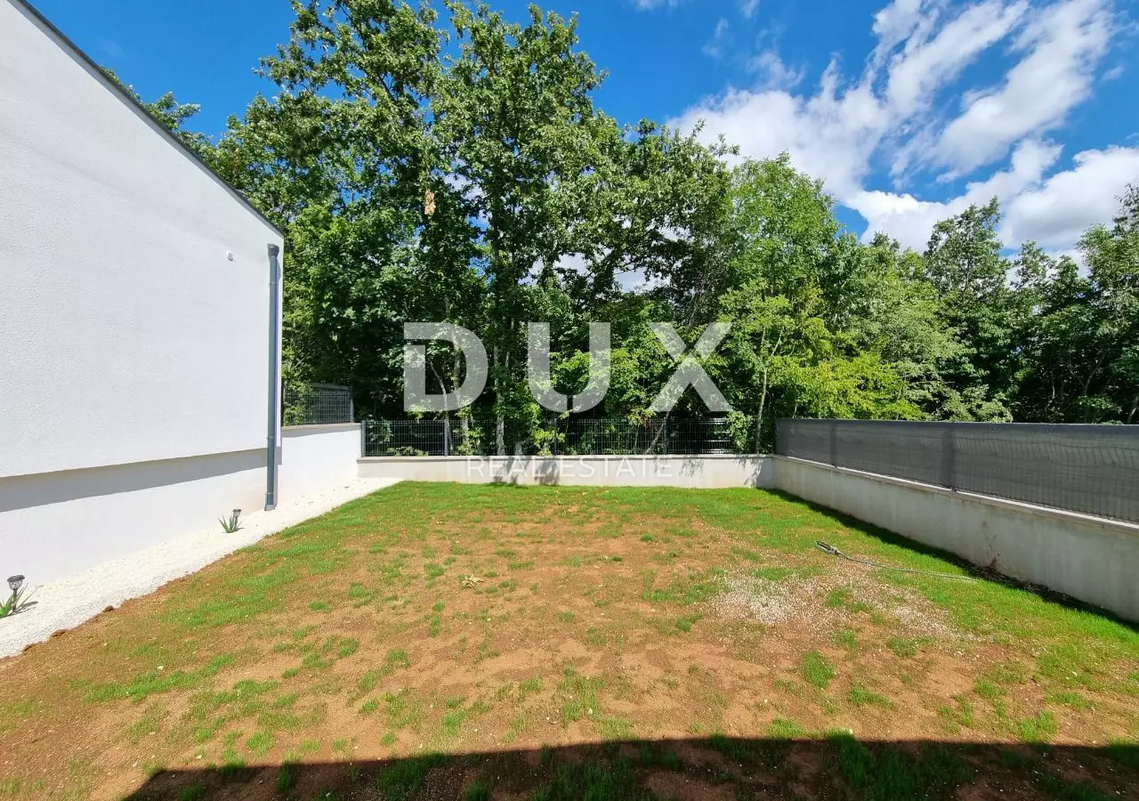 3-bedroom Villa In Svetvinčenat, Croatia (220 M²)