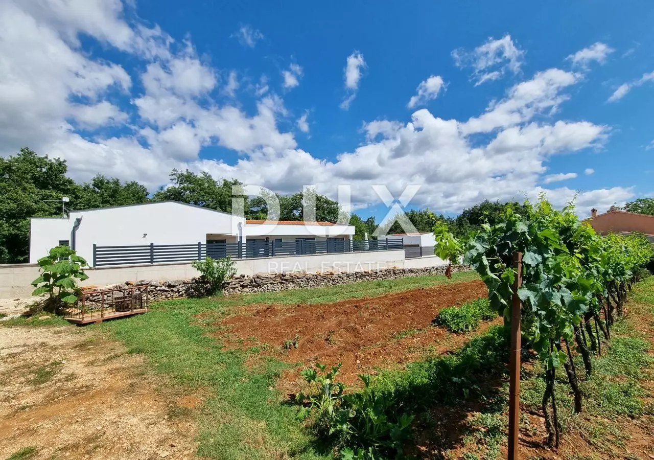 3-bedroom Villa In Svetvinčenat, Croatia (220 M²)