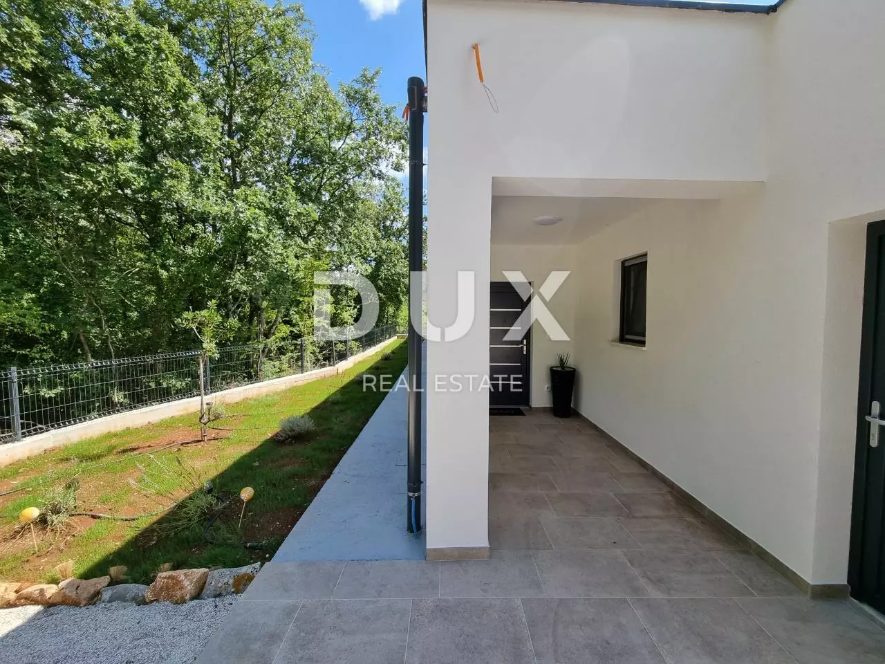 3-bedroom Villa In Svetvinčenat, Croatia (220 M²)