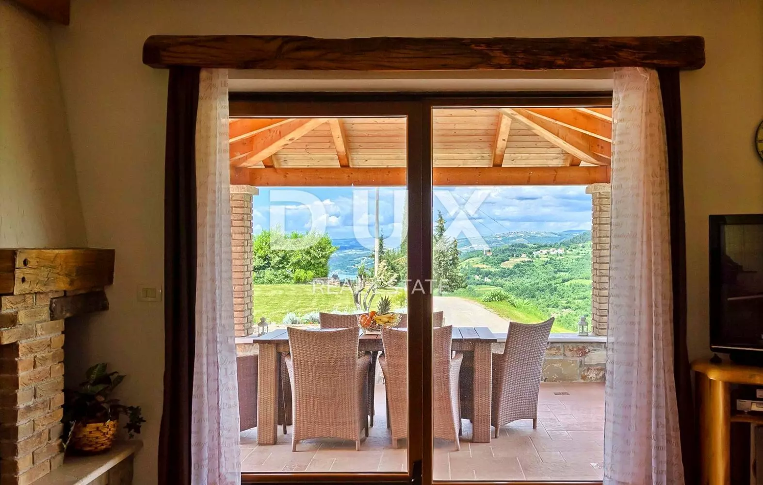 1700267100_croatia-istria-property-for-sale-5-8ca4aa 4-bedroom Detached House In Motovun, Croatia (300 M²)
