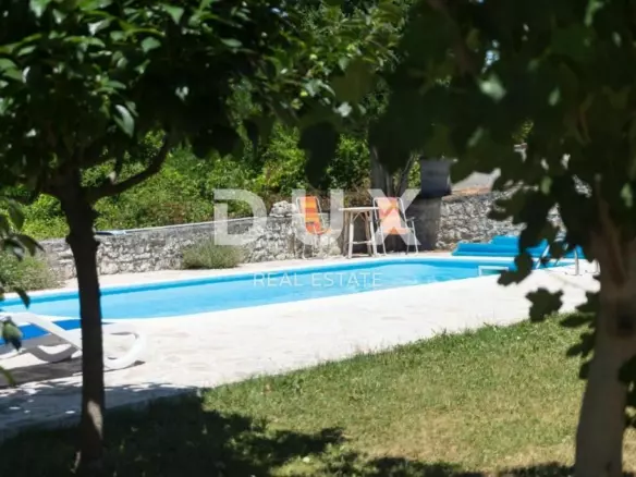 7-bedroom Villa In Višnjan, Croatia (317 M²)