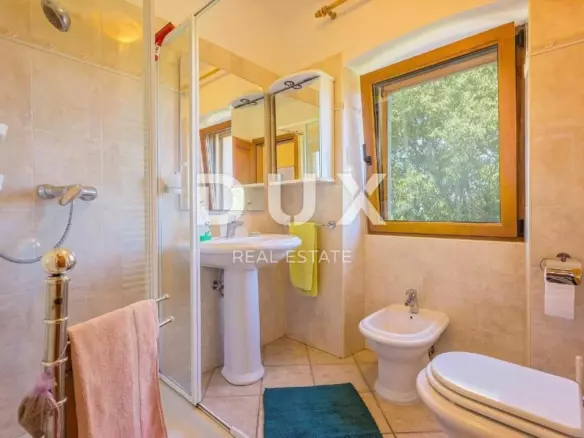 7-bedroom Villa In Višnjan, Croatia (317 M²)
