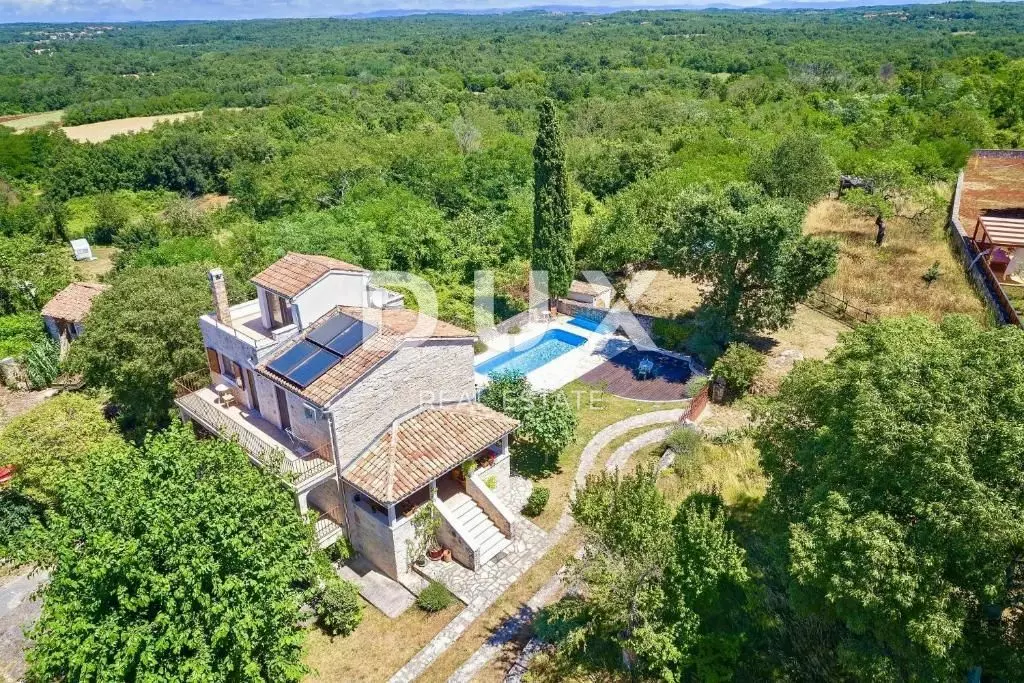 7-bedroom Villa In Višnjan, Croatia (317 M²)