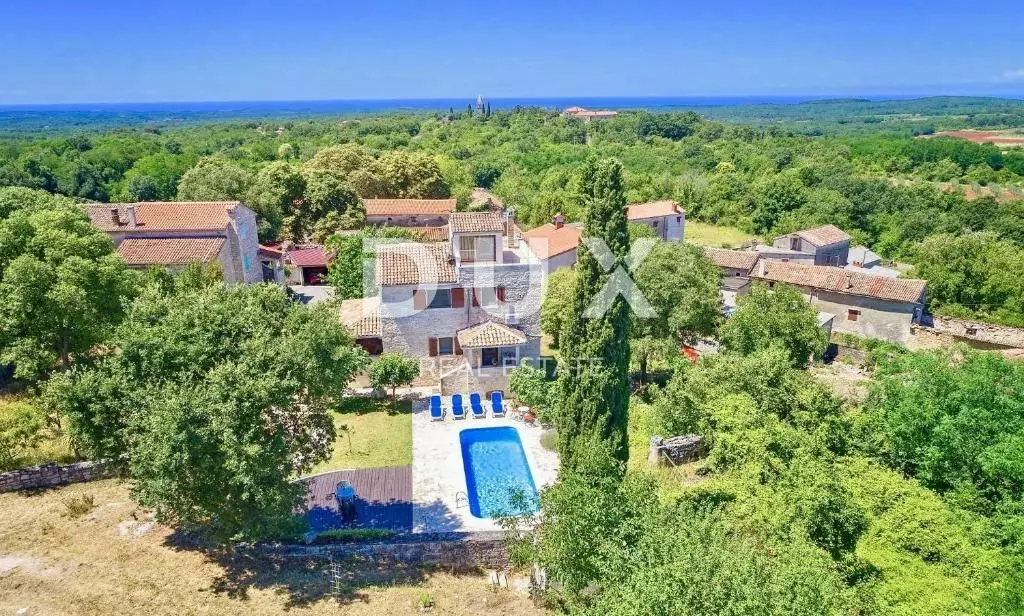 7-bedroom Villa In Višnjan, Croatia (317 M²)