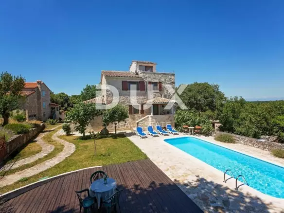 7-bedroom Villa In Višnjan, Croatia (317 M²)