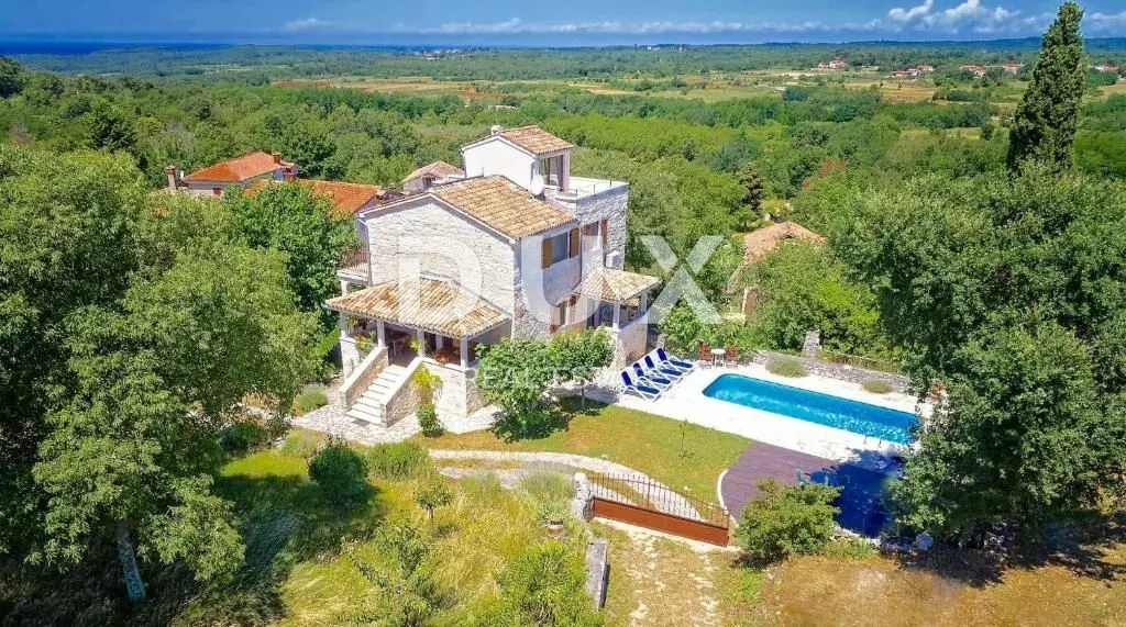 7-bedroom Villa In Višnjan, Croatia (317 M²)