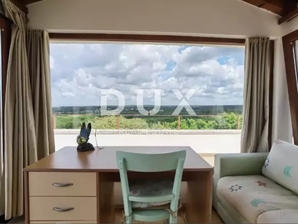 7-bedroom Villa In Višnjan, Croatia (317 M²)