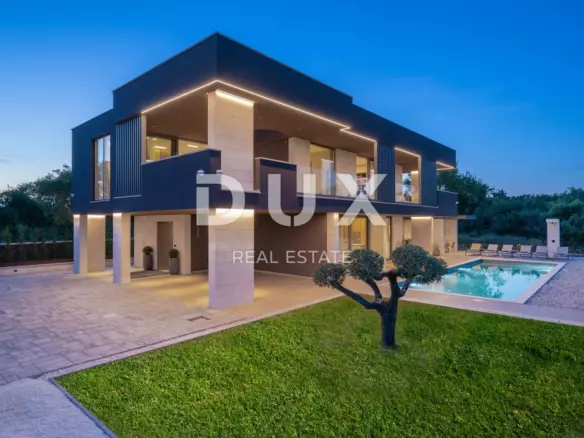 3-bedroom Villa In Krnica, Croatia (292 M²)
