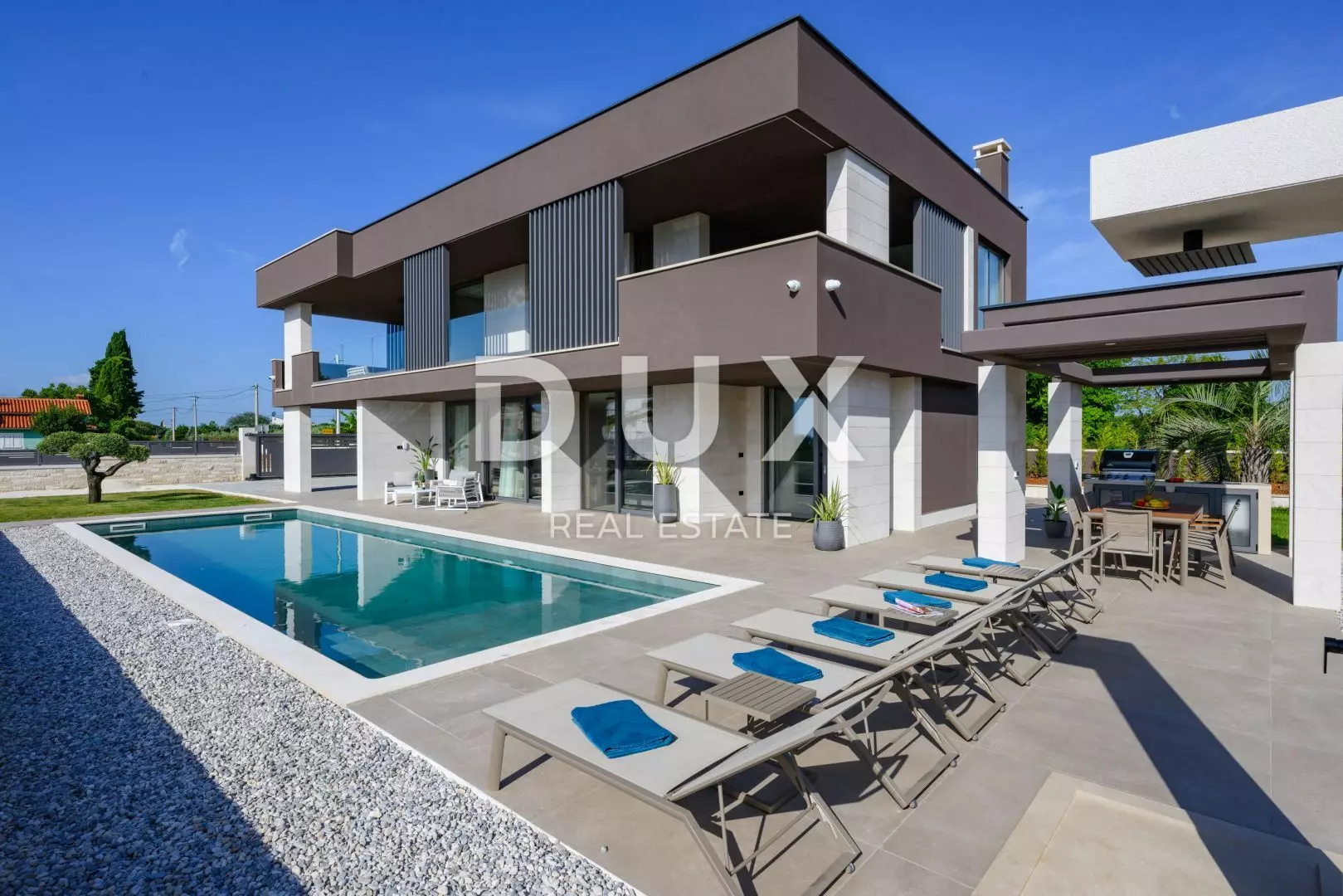 3-bedroom Villa In Krnica, Croatia (292 M²)