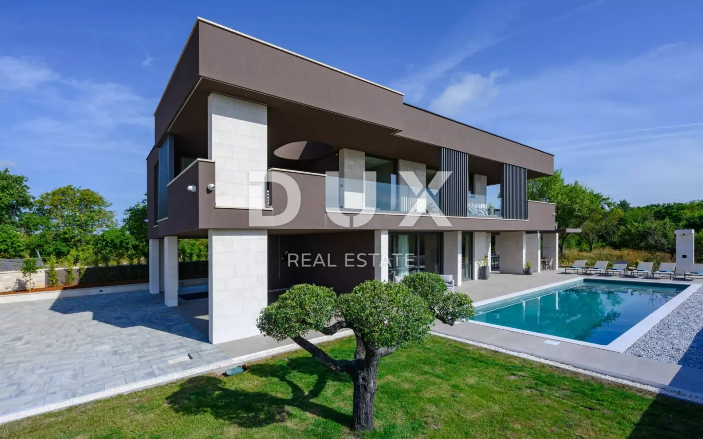 3-bedroom Villa In Krnica, Croatia (292 M²)