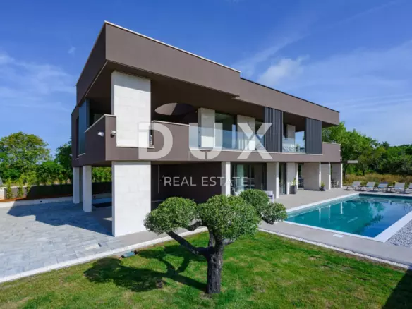 3-bedroom Villa In Krnica, Croatia (292 M²)