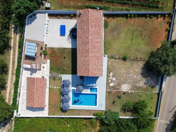 4-bedroom Villa In Svetvinčenat, Croatia (220 M²)