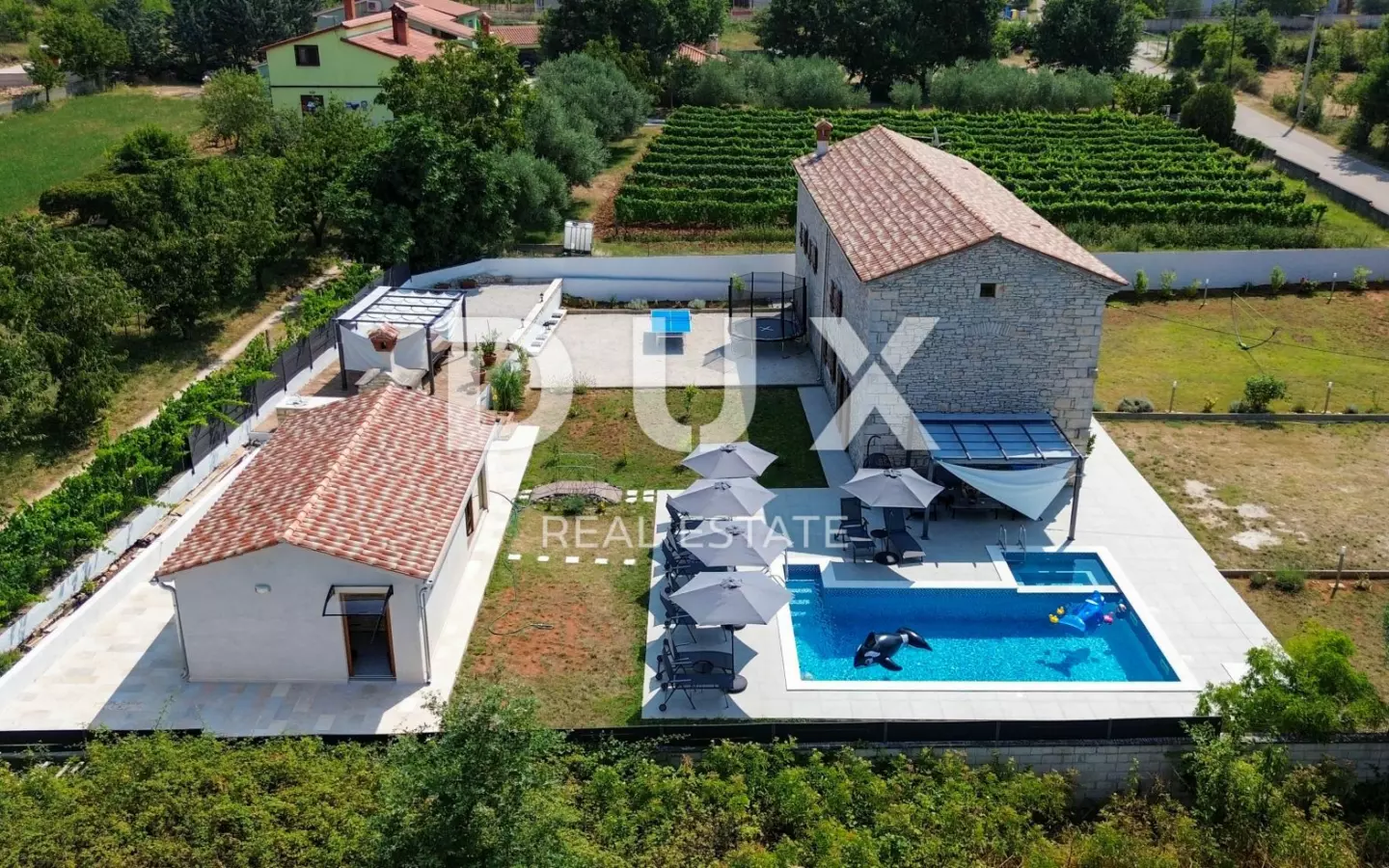 4-bedroom Villa In Svetvinčenat, Croatia (220 M²)