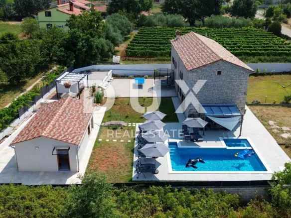 4-bedroom Villa In Svetvinčenat, Croatia (220 M²)