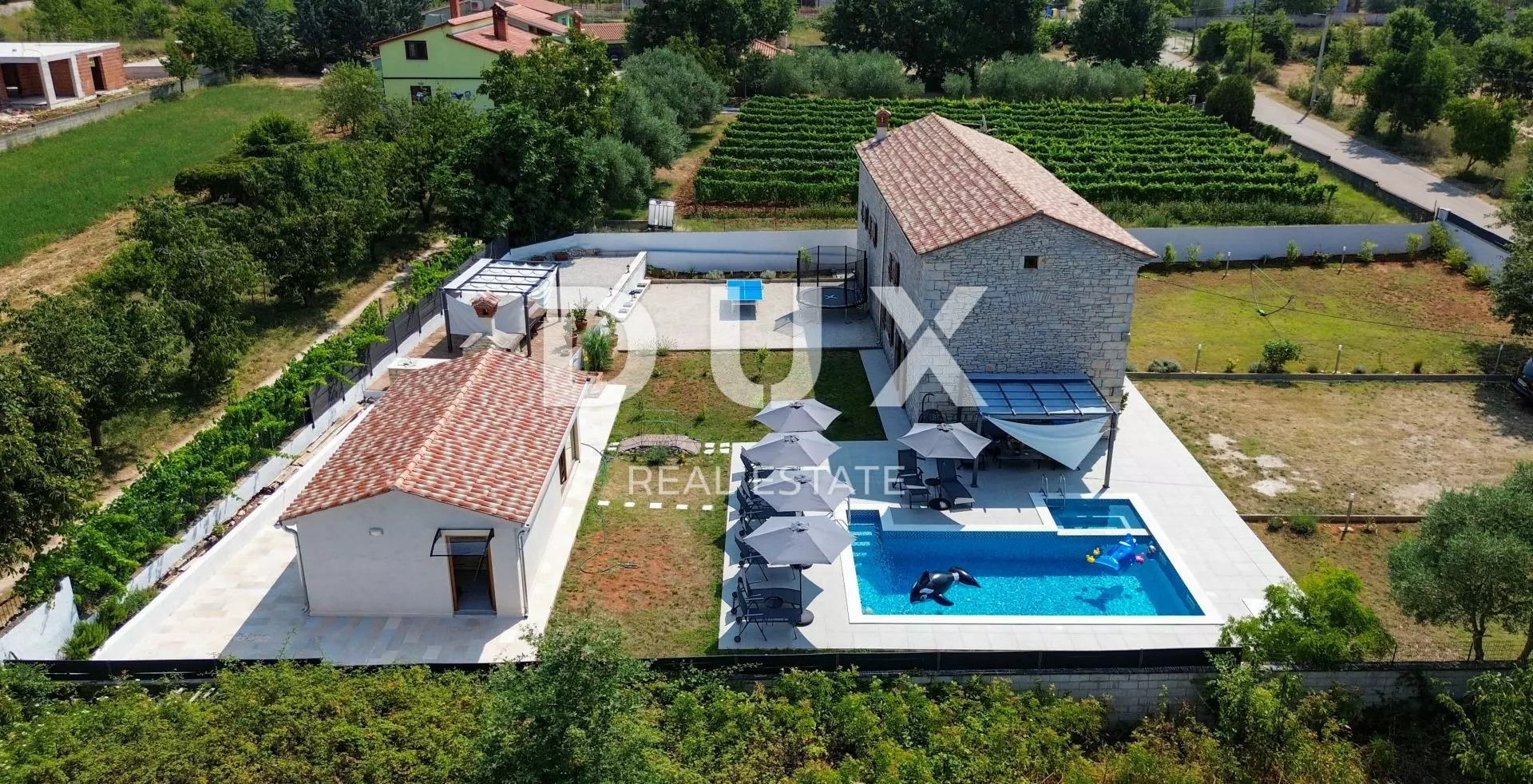 4-bedroom Villa In Svetvinčenat, Croatia (220 M²)