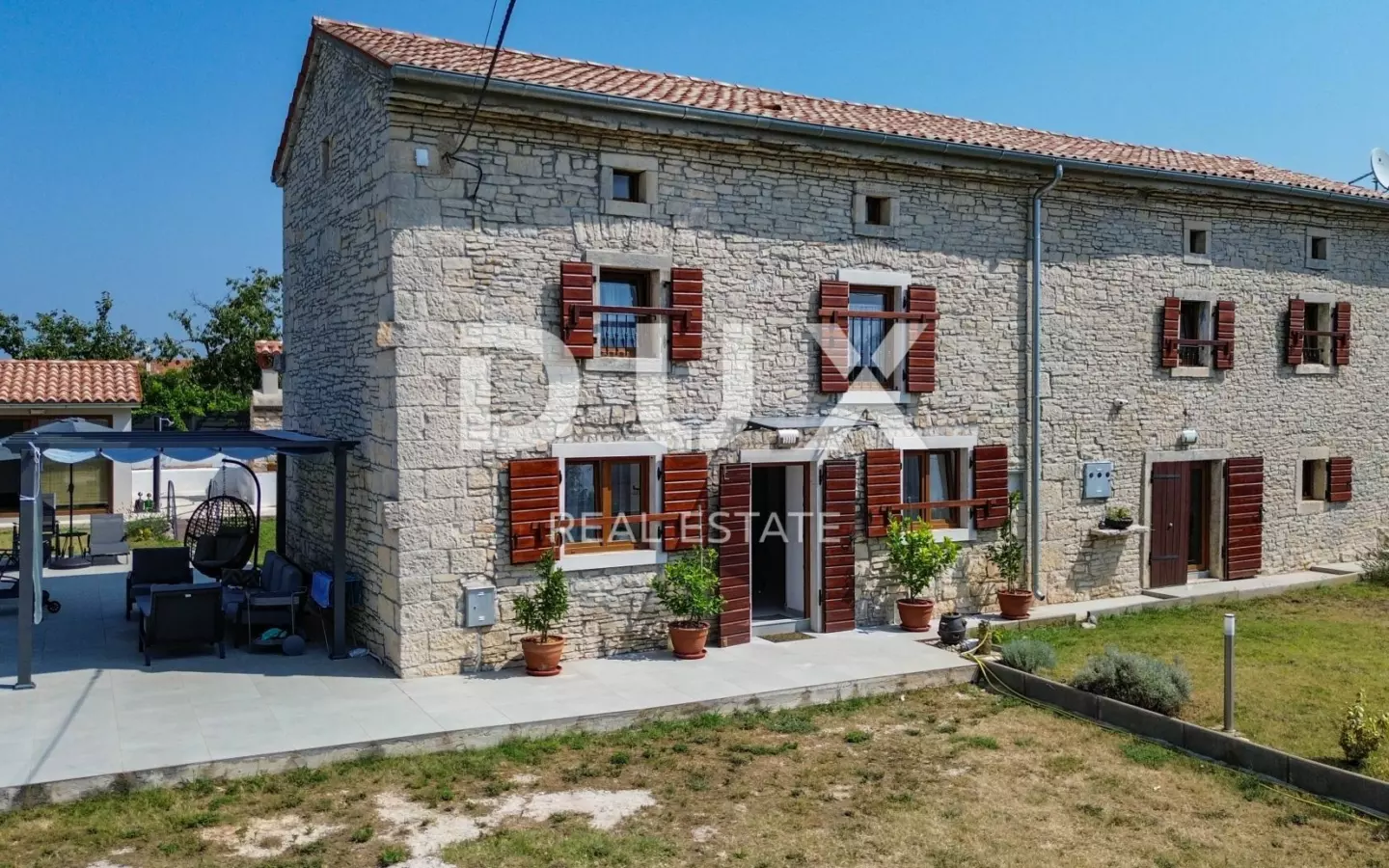 4-bedroom Villa In Svetvinčenat, Croatia (220 M²)