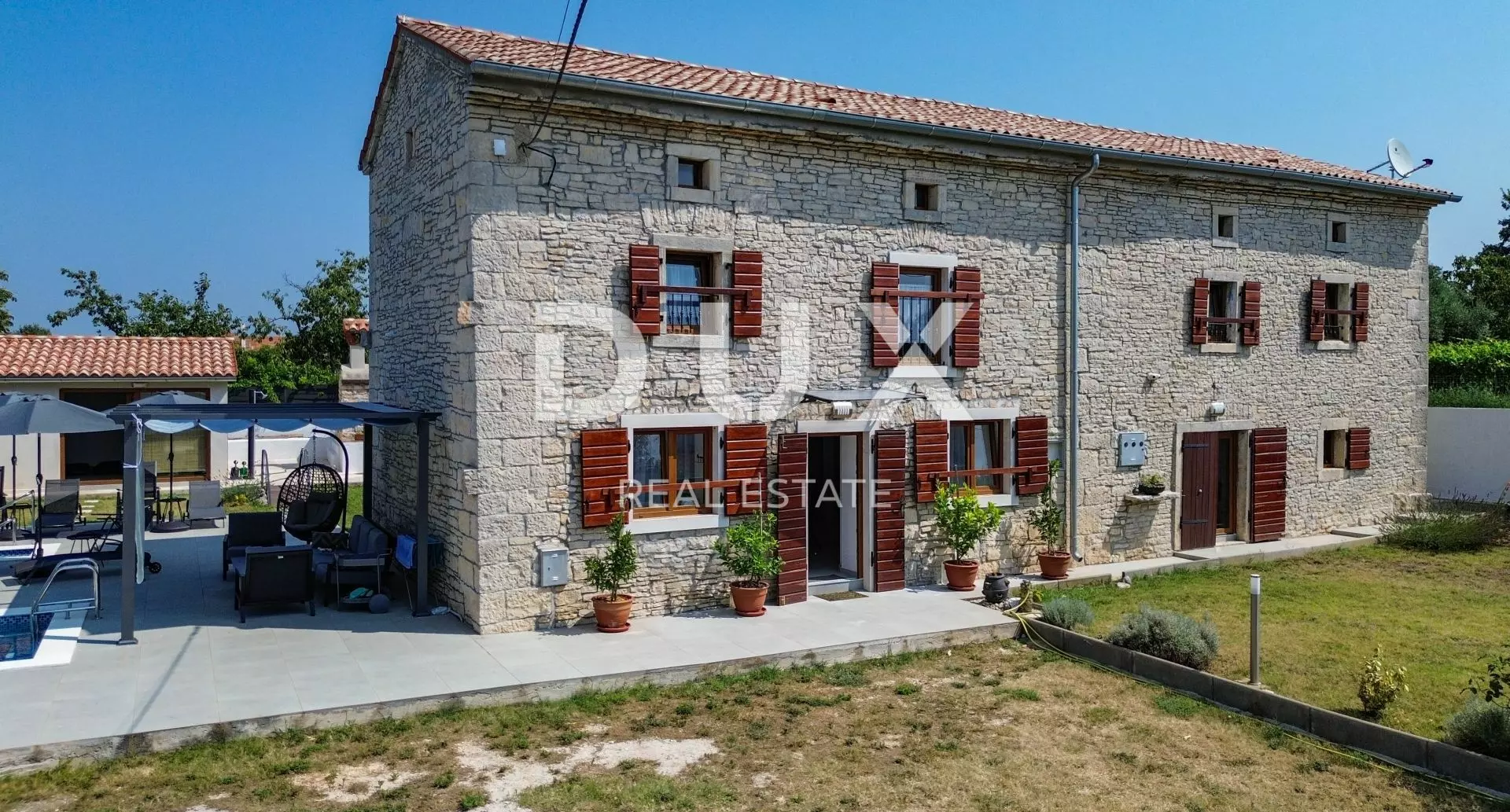 4-bedroom Villa In Svetvinčenat, Croatia (220 M²)