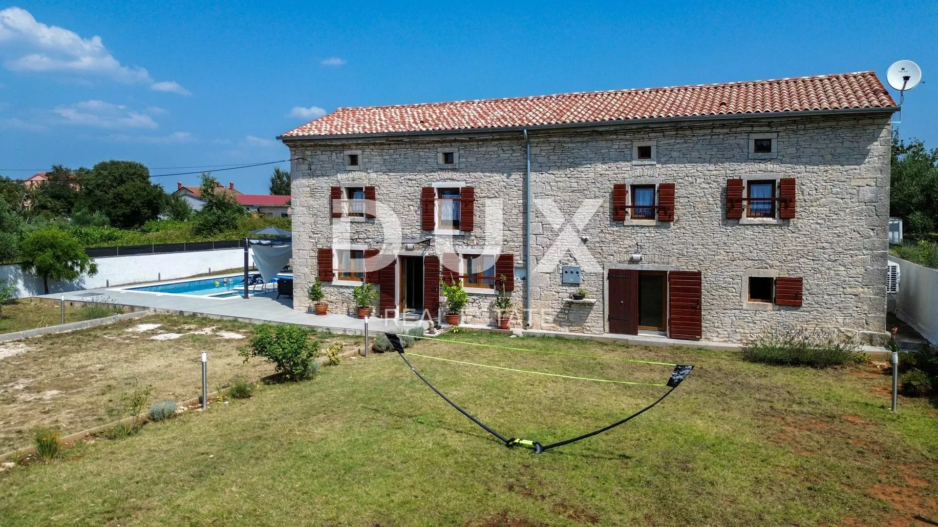 4-bedroom Villa In Svetvinčenat, Croatia (220 M²)
