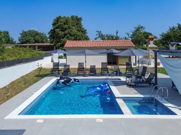4-bedroom Villa In Svetvinčenat, Croatia (220 M²)