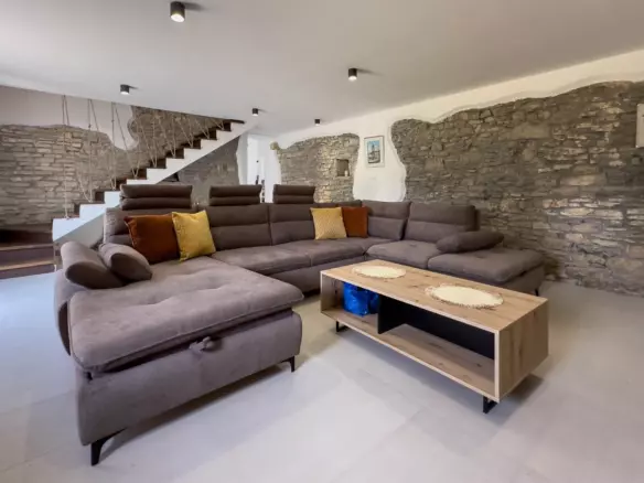 4-bedroom Villa In Svetvinčenat, Croatia (220 M²)
