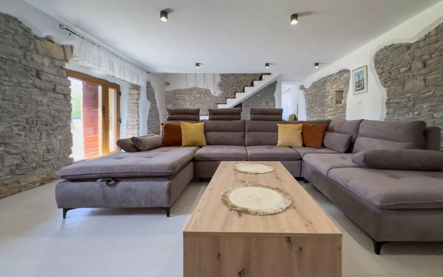 4-bedroom Villa In Svetvinčenat, Croatia (220 M²)