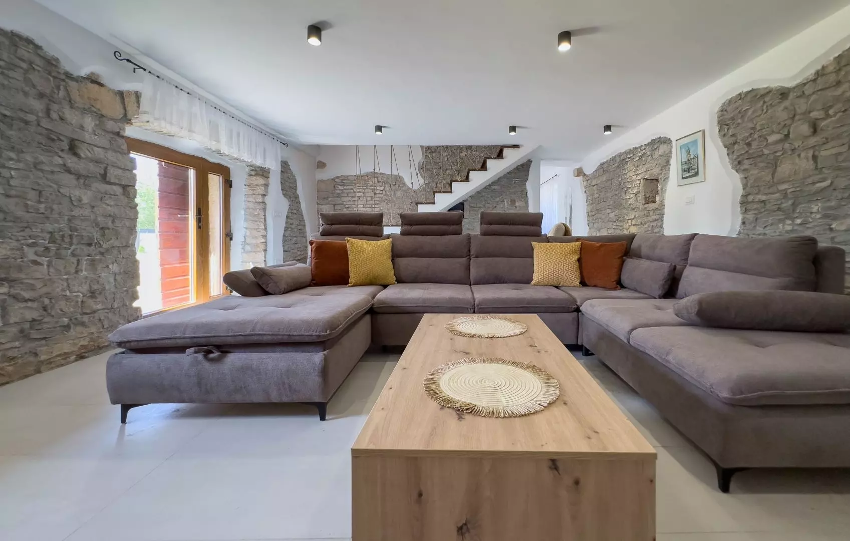 4-bedroom Villa In Svetvinčenat, Croatia (220 M²)