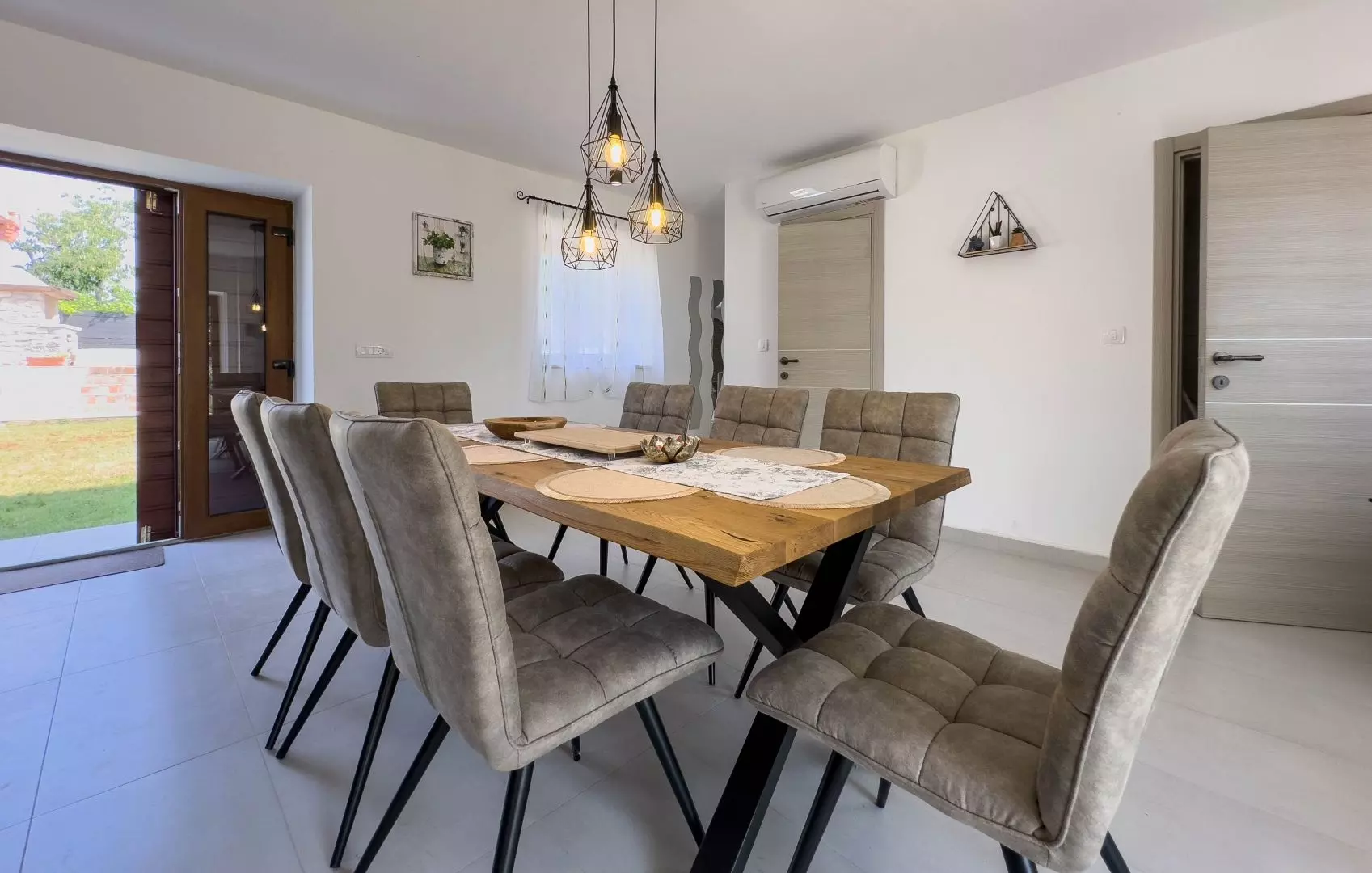 4-bedroom Villa In Svetvinčenat, Croatia (220 M²)