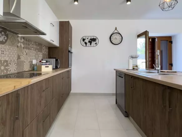 4-bedroom Villa In Svetvinčenat, Croatia (220 M²)