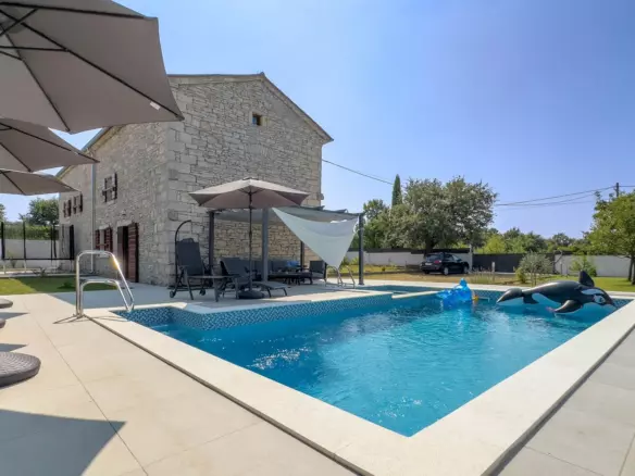 4-bedroom Villa In Svetvinčenat, Croatia (220 M²)