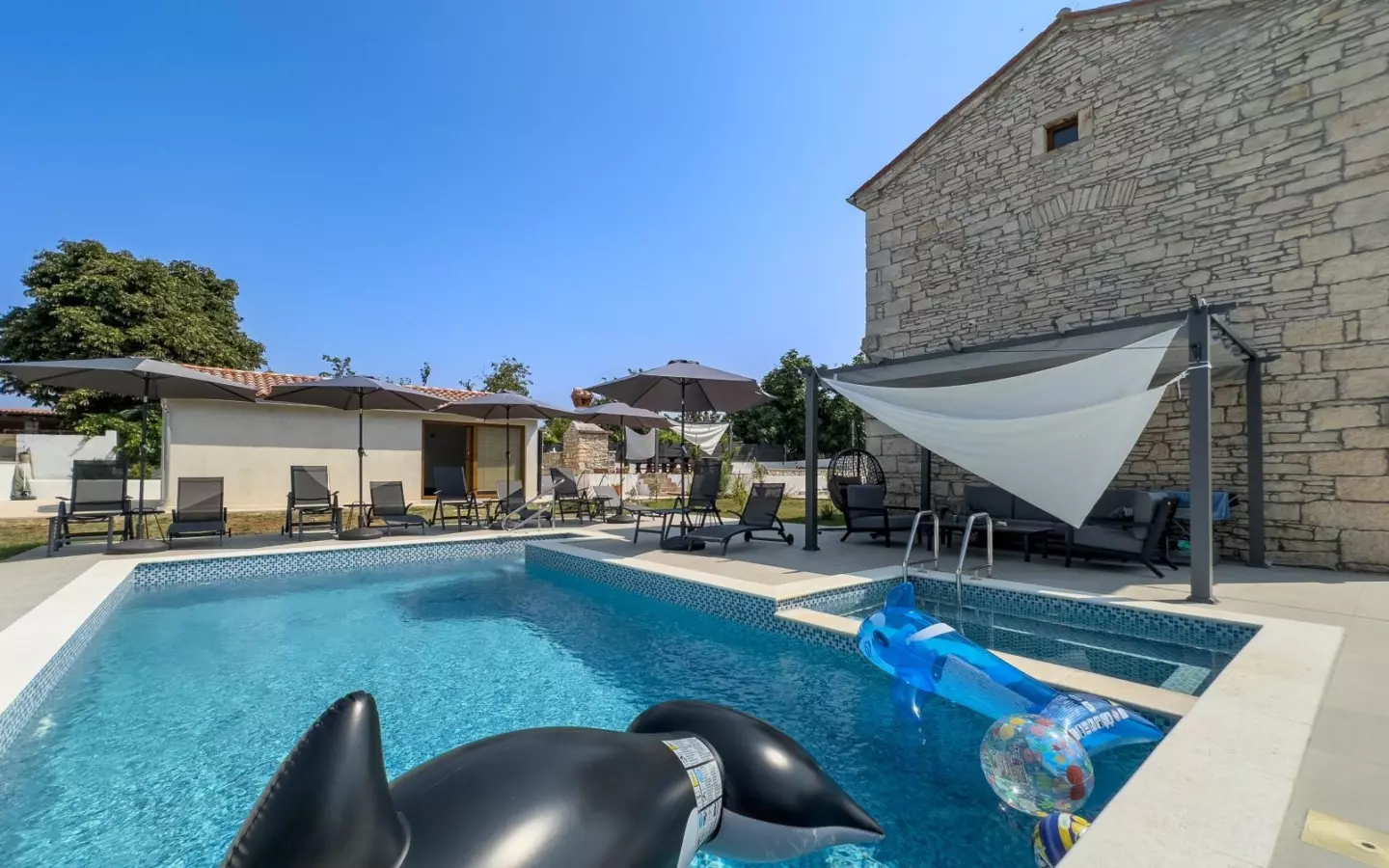 4-bedroom Villa In Svetvinčenat, Croatia (220 M²)