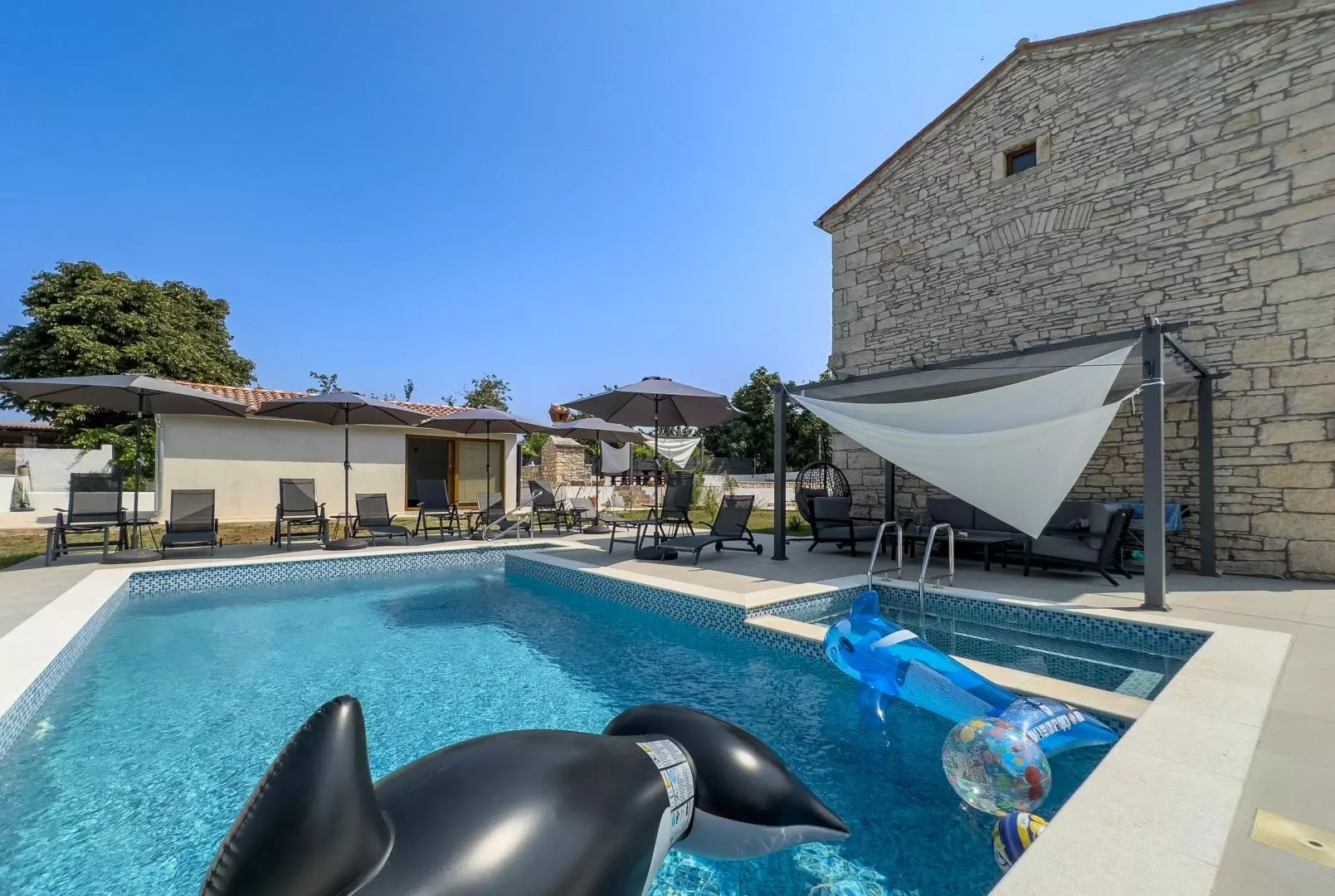 4-bedroom Villa In Svetvinčenat, Croatia (220 M²)