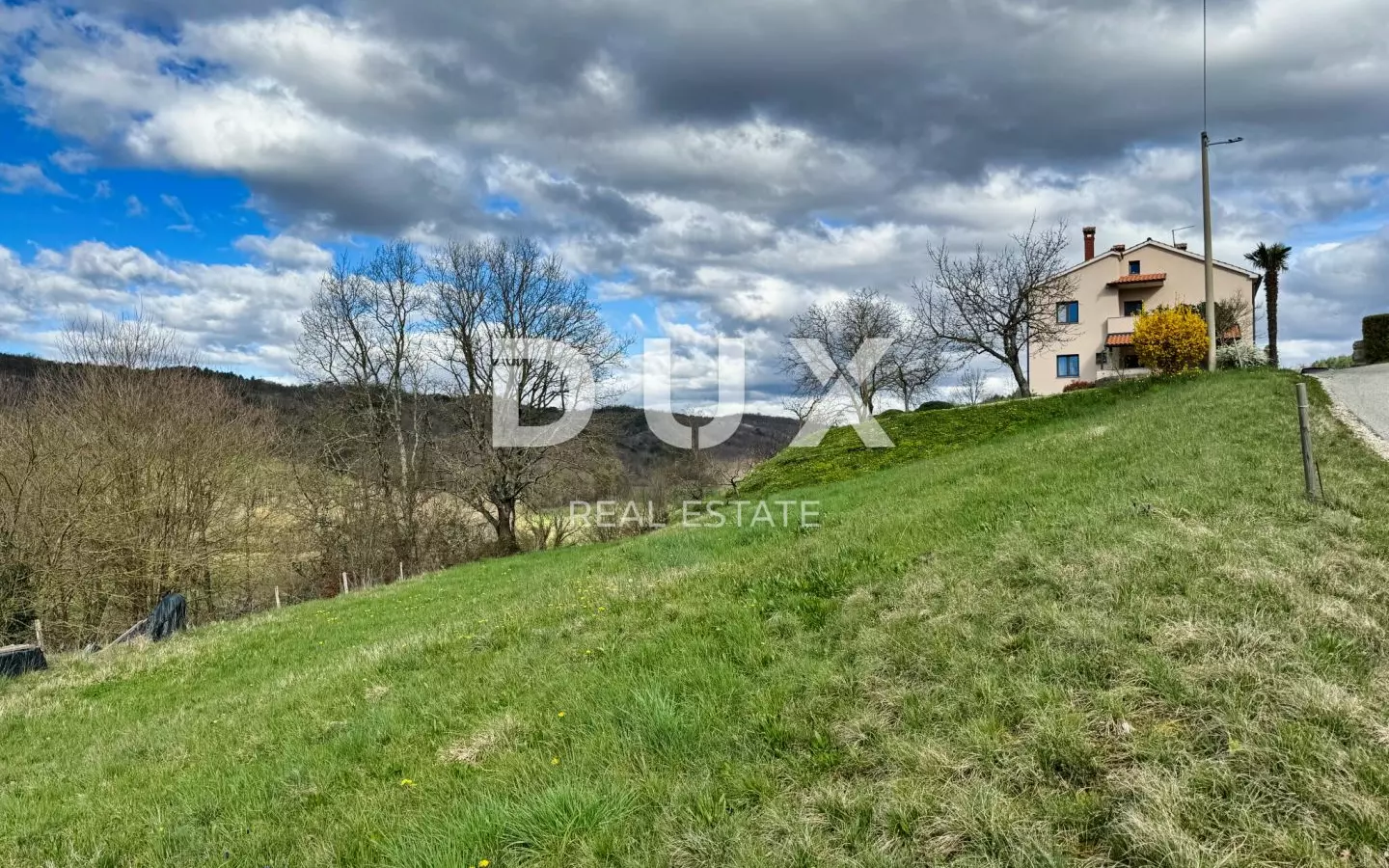 Land In Cerovlje, Croatia (1.297 M²)