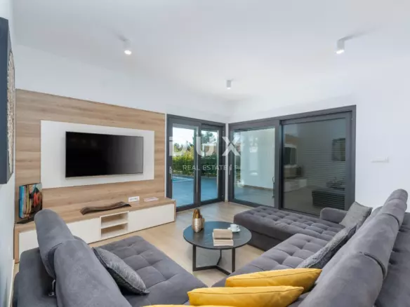 4-bedroom Villa In Poreč, Croatia (207 M²)