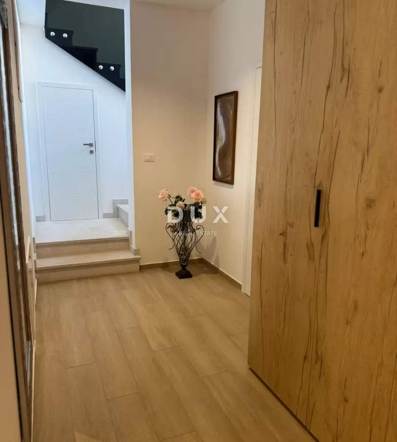 4-bedroom Villa In Poreč, Croatia (207 M²)