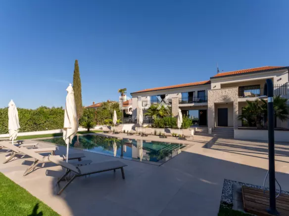 9-bedroom Villa In Poreč, Croatia (683 M²)