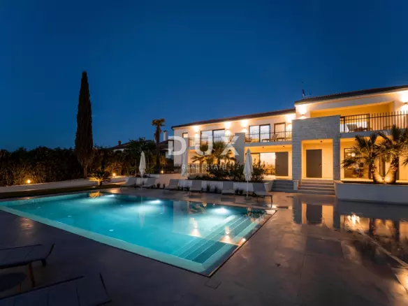 9-bedroom Villa In Poreč, Croatia (683 M²)