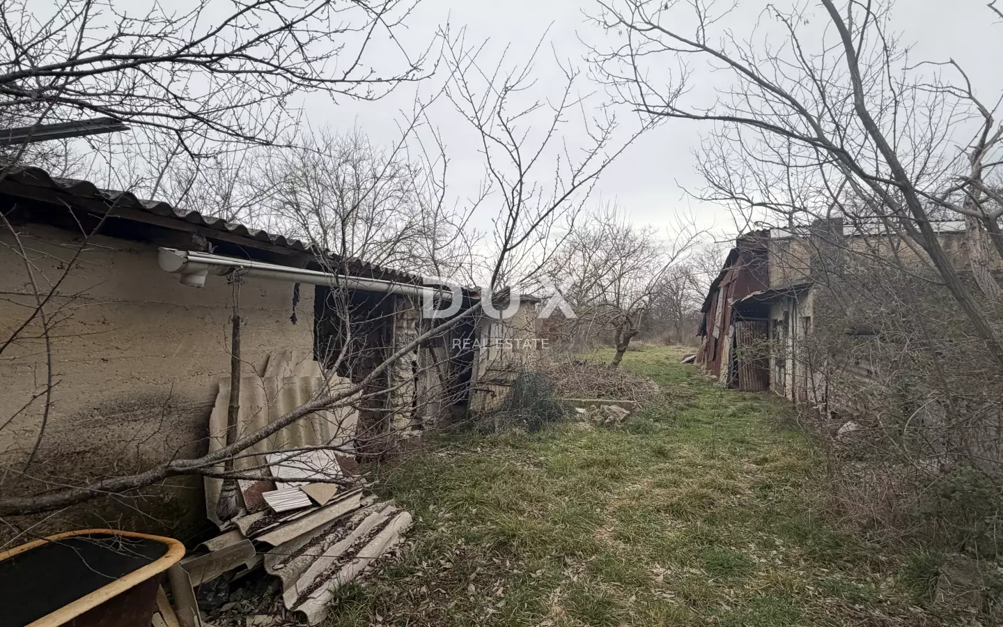 Land In Zemunik Donji, Croatia (2.432 M²)