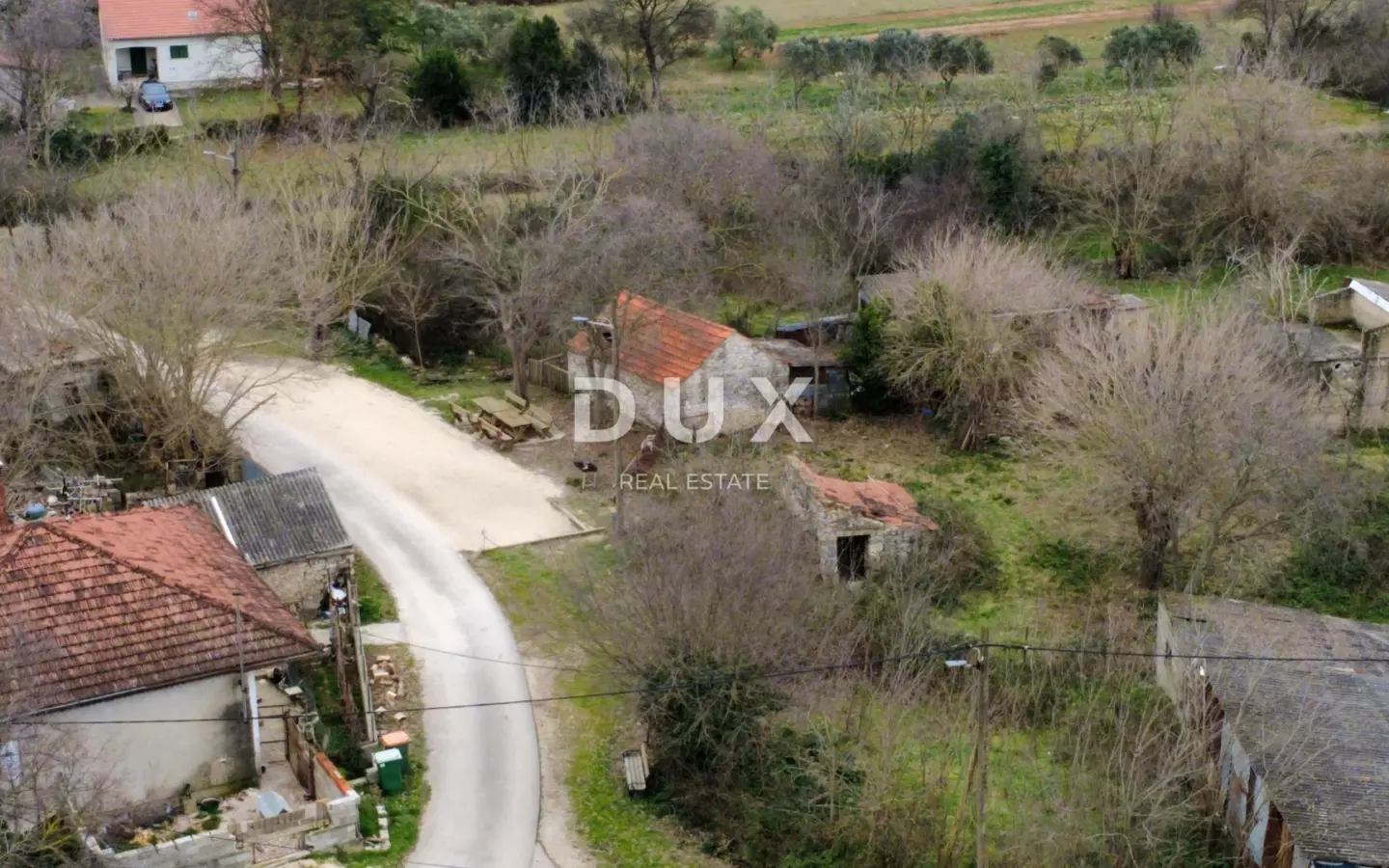Land In Zemunik Donji, Croatia (2.432 M²)
