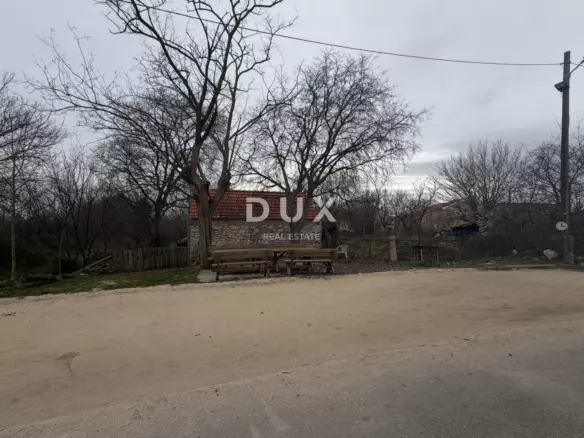 Land In Zemunik Donji, Croatia (2.432 M²)
