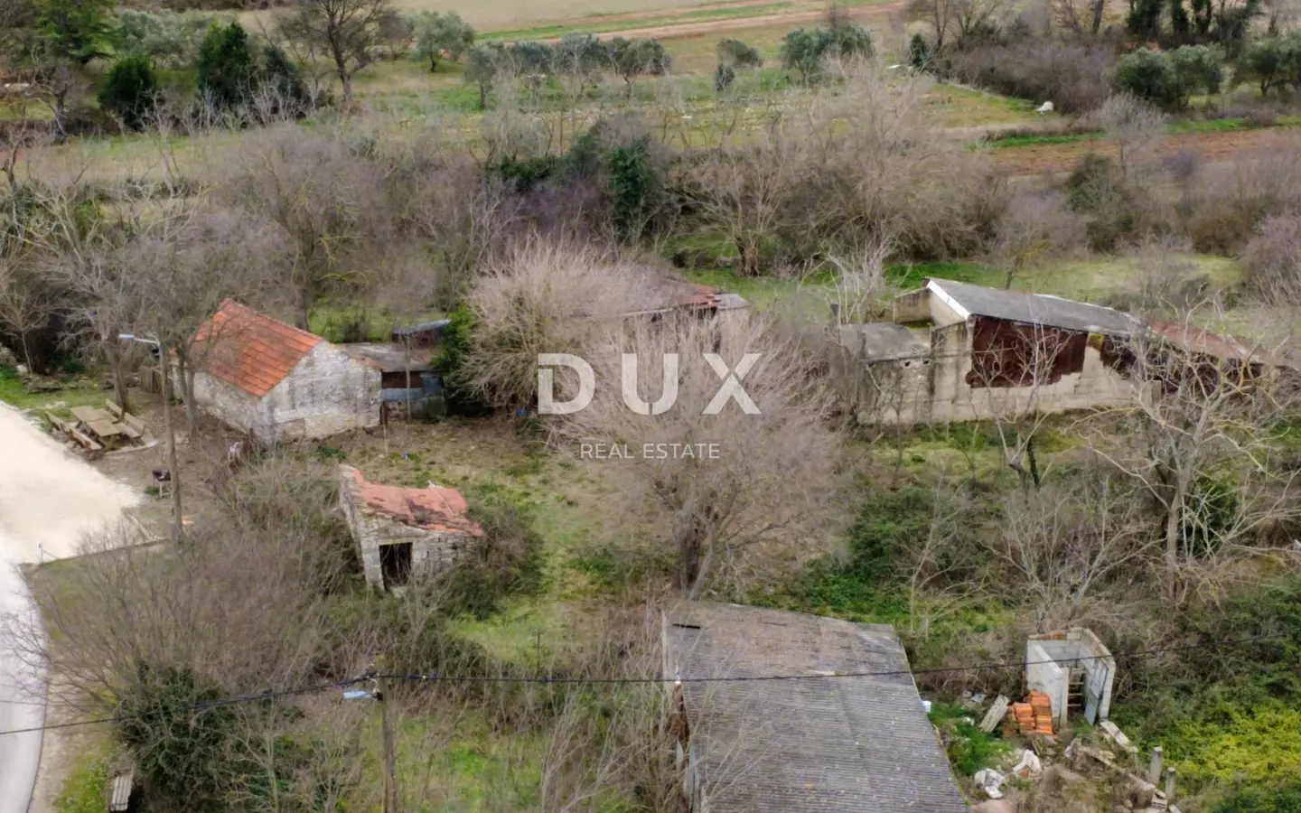 Land In Zemunik Donji, Croatia (2.432 M²)