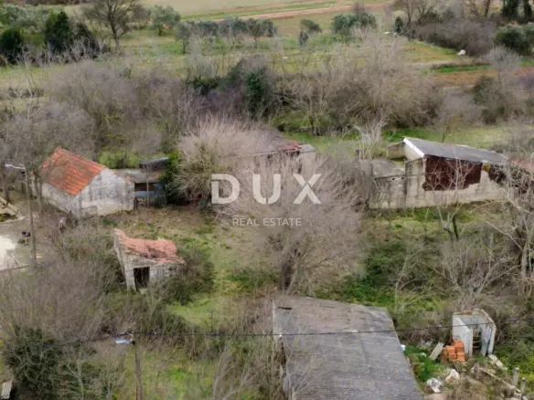 Land In Zemunik Donji, Croatia (2.432 M²)