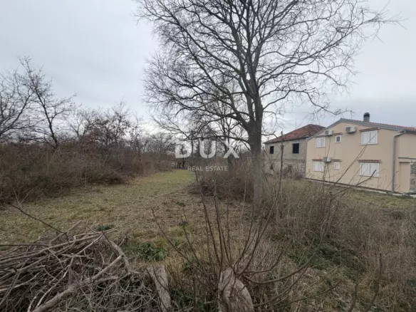 Land In Zemunik Donji, Croatia (2.432 M²)
