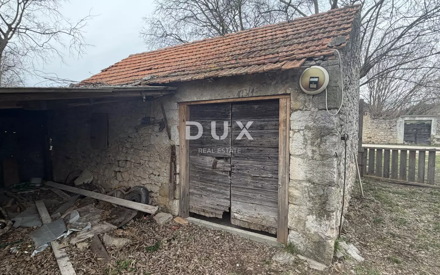 Land In Zemunik Donji, Croatia (2.432 M²)