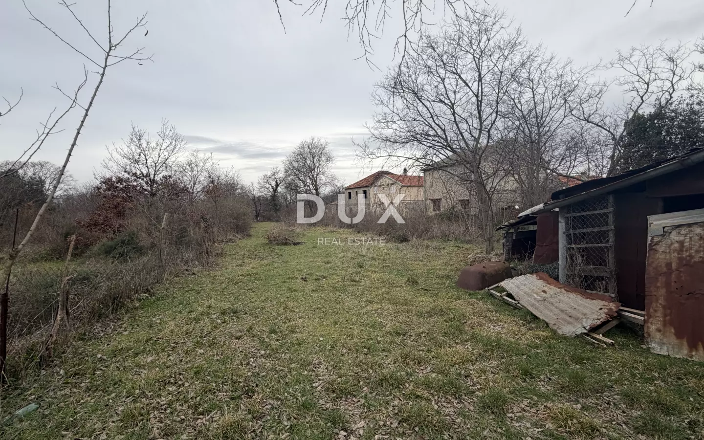Land In Zemunik Donji, Croatia (2.432 M²)
